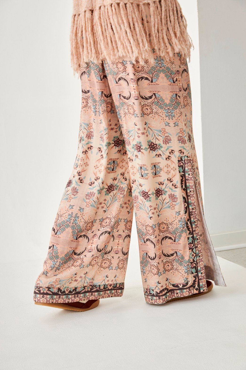 Pantalón - Pantalón PANTALÓN ESTAMPADO ABERTURAS LATERALES - Imagen 4