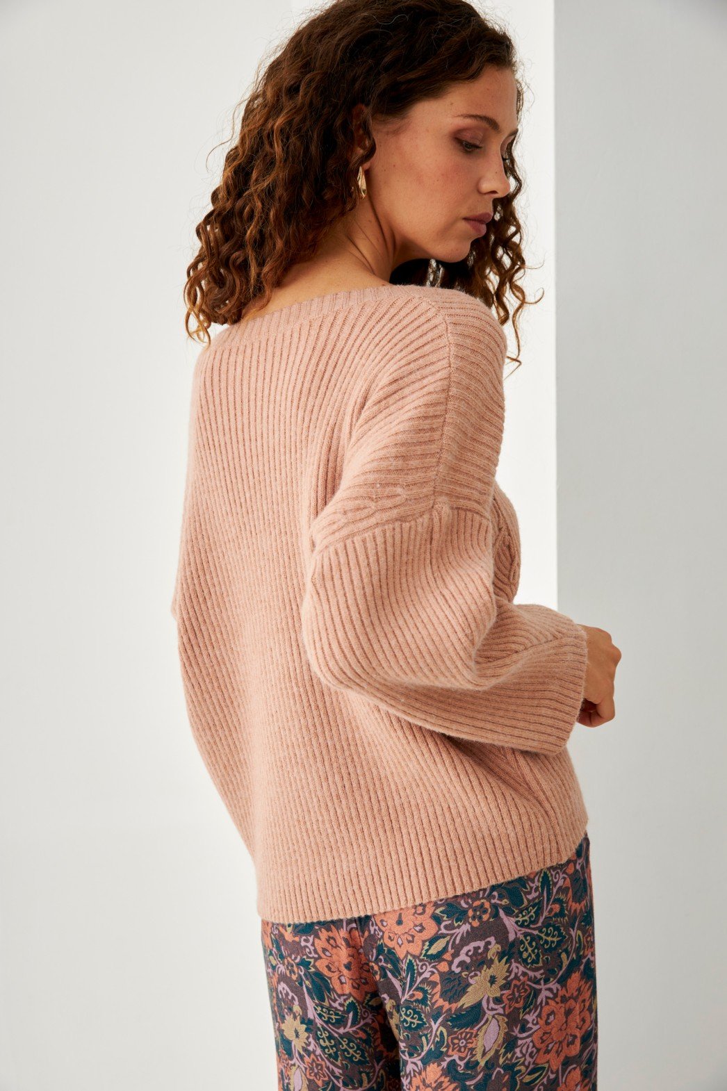 Jersey - Jersey JERSEY PICO CON BORDADO FLORES AL TONO - Imagen 5